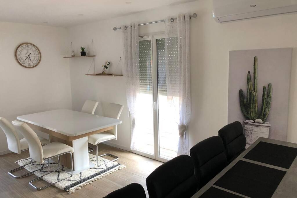Holiday home Agreable Maison Entre Bordeaux Et Le Bassin
